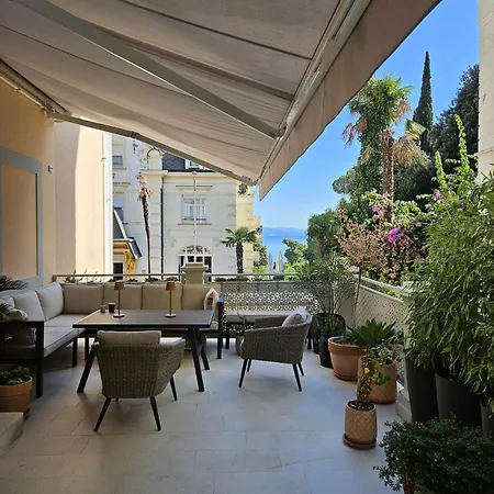 Elegant Garden With Jacuzzi Apartment *